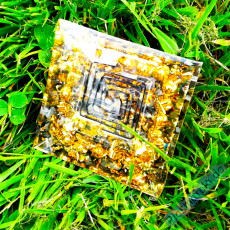 Plasma Orgon Pyramide Goldene-Spule